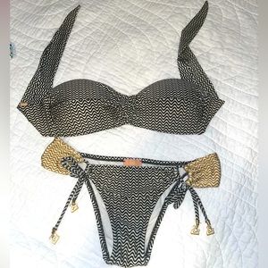 MAR DE ROSAS Black white gold bikini